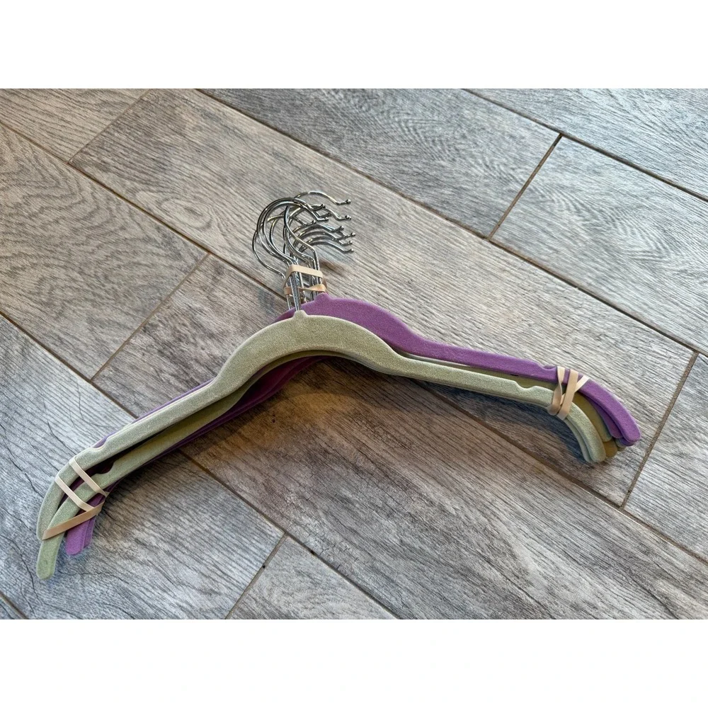 Velvet‎ Clothes Hangers 12 Pack Purple Green Tan Non Slip Slim Profile Clothing